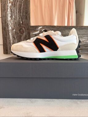 New Balance 327 White, Black & Neon Green Retro Runner size 7
